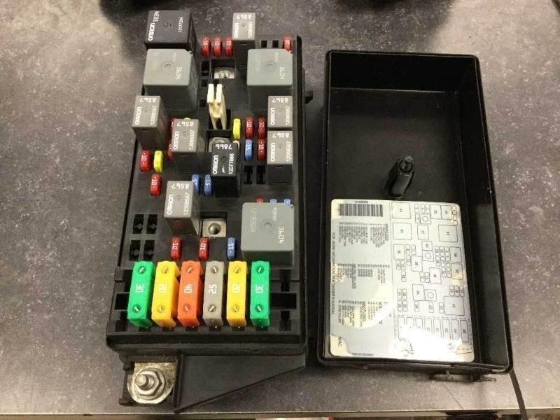 03 04 CHEVY CORVETTE UNDERHOOD FUSE BOX ENGINE GM 10316193 OEM 9538