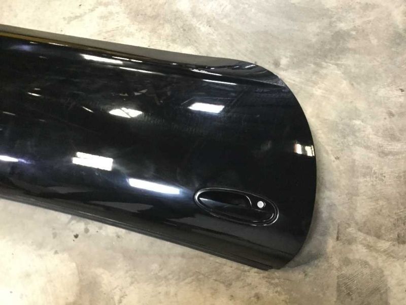 97-04 CORVETTE C5 RIGHT DOOR COMPLETE WITH GLASS 9393