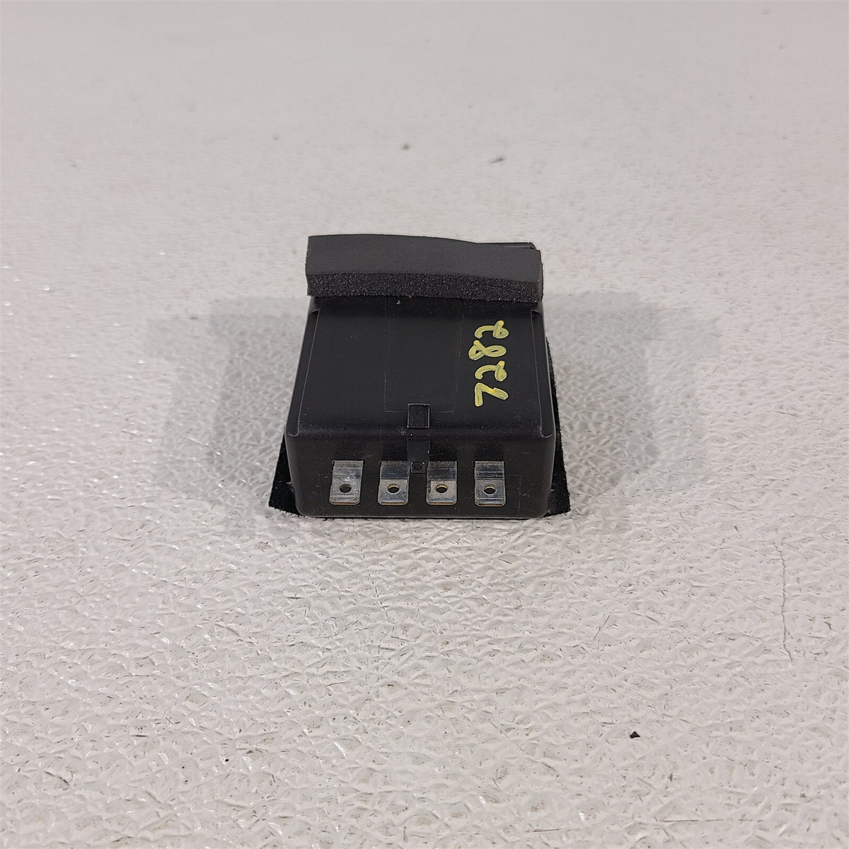 90-96 Corvette C4 Warning Buzzer Chime Module Aa7282 — AESCORVETTEPARTS
