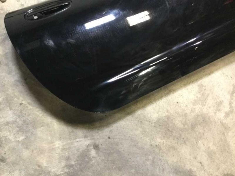 97-04 CORVETTE C5 RIGHT DOOR COMPLETE WITH GLASS 9393