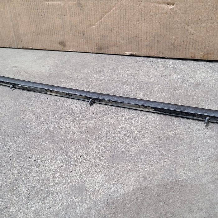 84-90 Corvette C4 Passenger Body Side Door Molding Rh AA7204