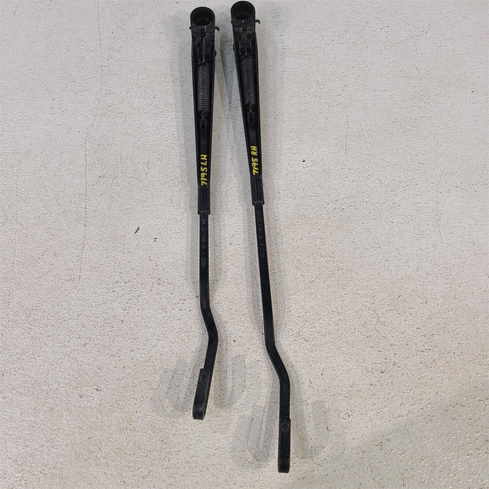 94-98 Ford Mustang GT Windshield Wiper Arms LH RH Set AA7195