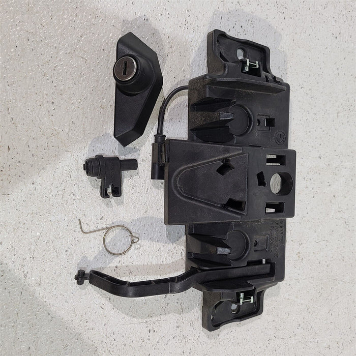 2016 BMW R1200RS R1200 RS Rear Seat Latch Lock Mechanism PS1090