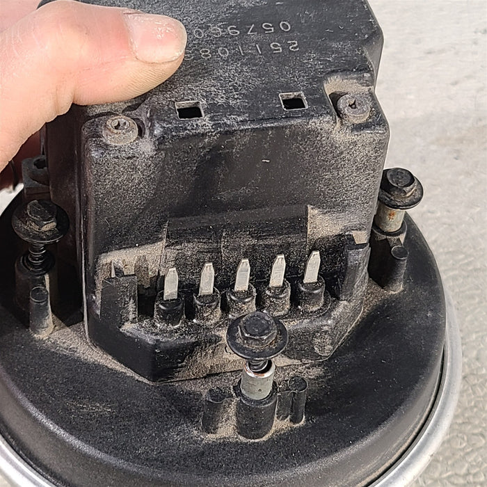 47710918
