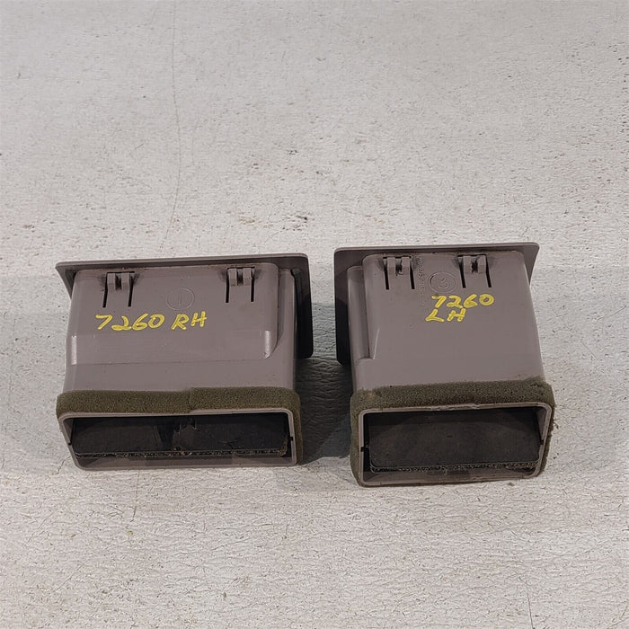 87-93 Mustang Dash Vents Lh Rh Pair Aa7260