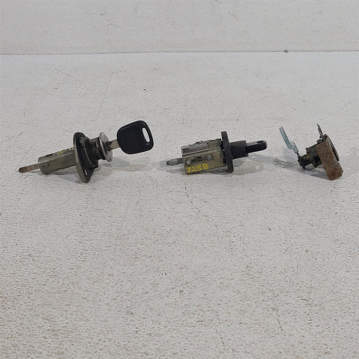 99-04 Mustang Ignition Door Trunk Lock Set Cylinder Key Aa7258