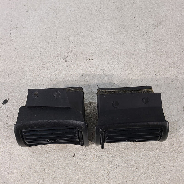 94-98 Mustang Dash Vents Lh Rh Pair Black Color Aa7261