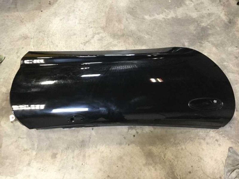 97-04 CORVETTE C5 RIGHT DOOR COMPLETE WITH GLASS 9393