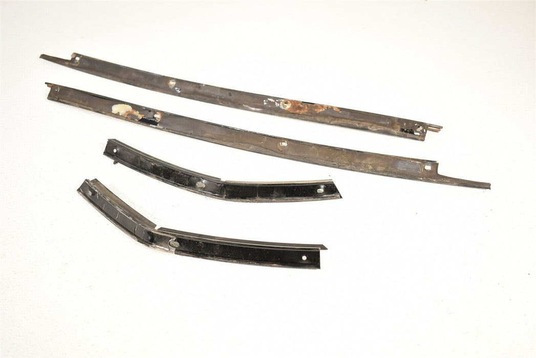 93-96 Camaro Z28 Window Trim Brackets Aa6670