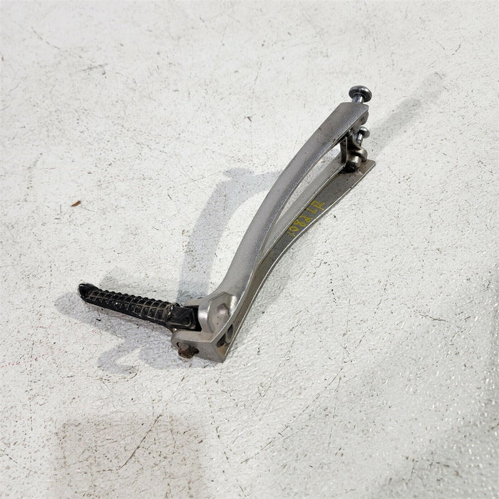 06-07 Yamaha Yzf R6 Left Passenger Foot Peg Bracket Ps1082