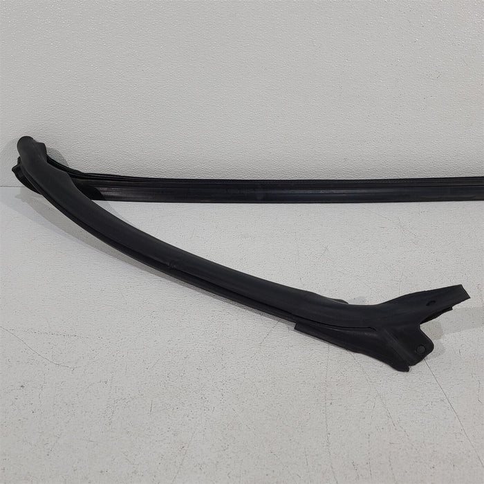 03-04 Mustang Cobra Convertible Front Windshield Weatherstrip Seal Aa7090